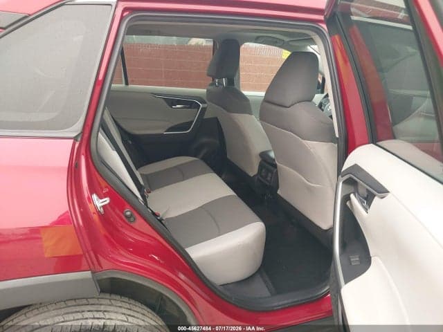 2019 TOYOTA RAV4 XLE 8