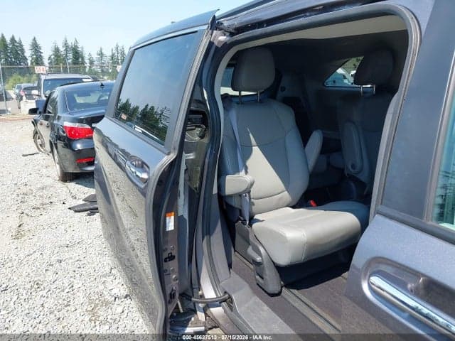 2023 TOYOTA SIENNA XLE 8