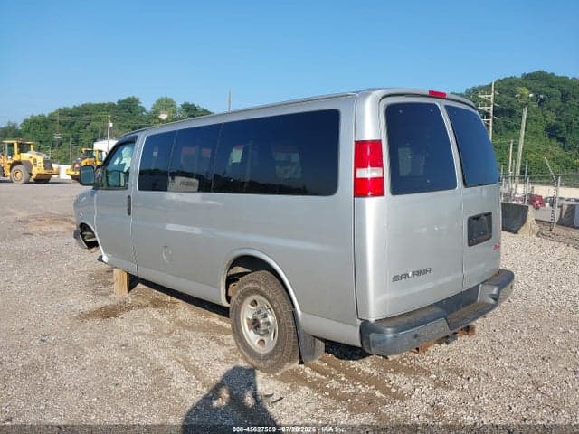 2017 GMC SAVANA 2500 LT 3
