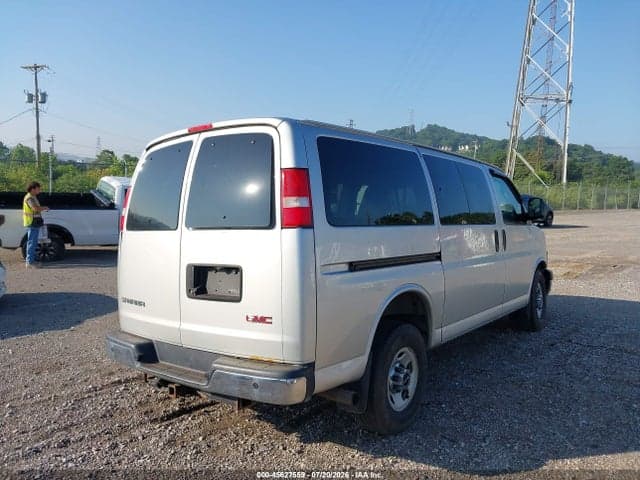 2017 GMC SAVANA 2500 LT 4