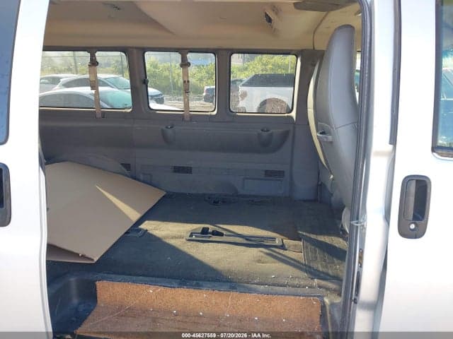 2017 GMC SAVANA 2500 LT 8