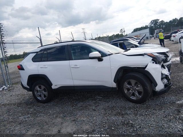 2022 TOYOTA RAV4 HYBRID XLE 14