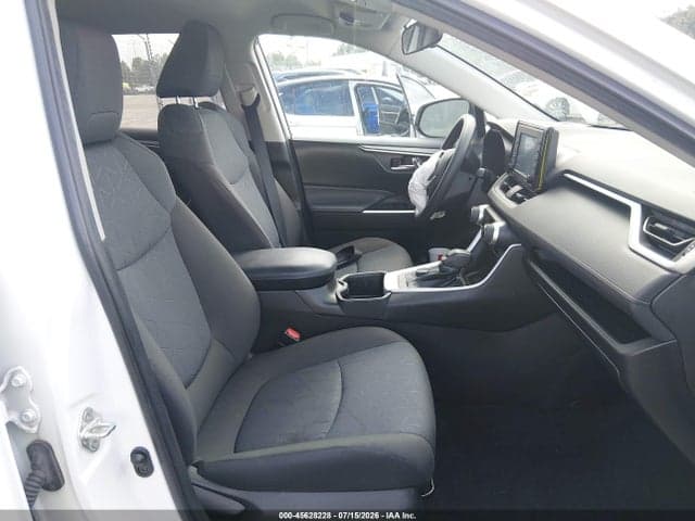 2022 TOYOTA RAV4 HYBRID XLE 5