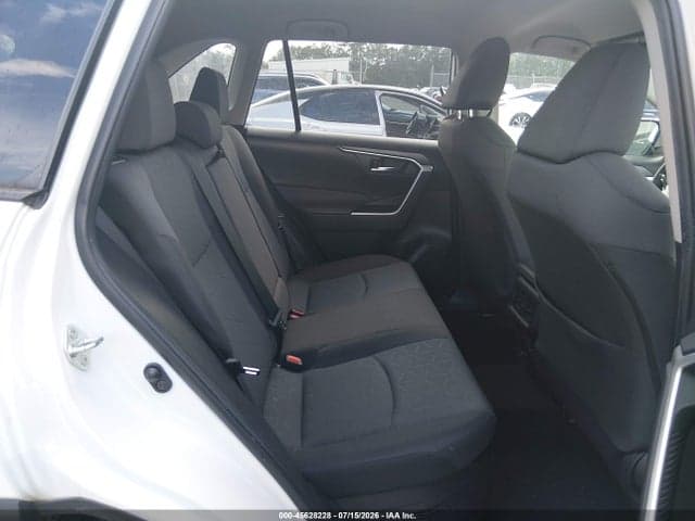2022 TOYOTA RAV4 HYBRID XLE 8