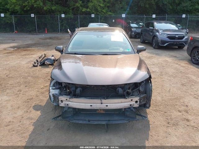 2018 TOYOTA CAMRY XLE 13