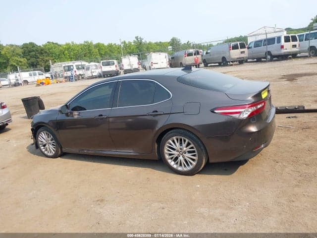 2018 TOYOTA CAMRY XLE 15