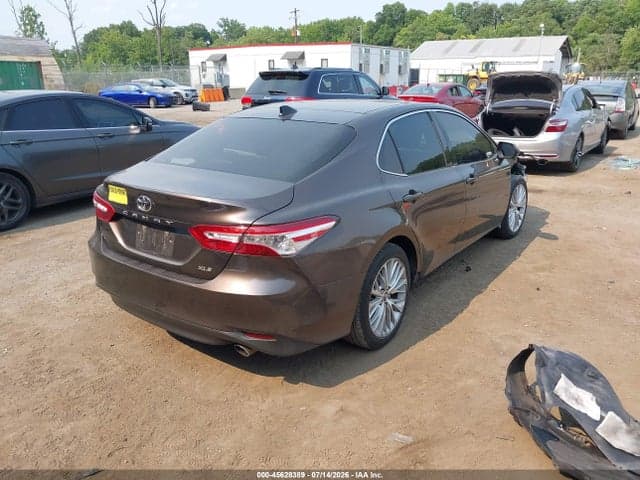 2018 TOYOTA CAMRY XLE 4