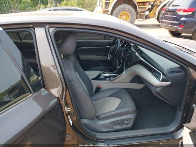 2018 TOYOTA CAMRY XLE 5