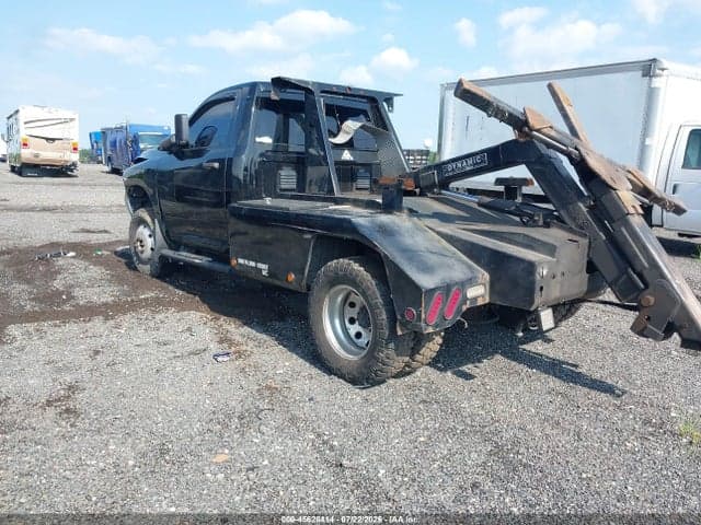 2017 RAM 3500 CHASSIS TRADESMAN/SLT 3