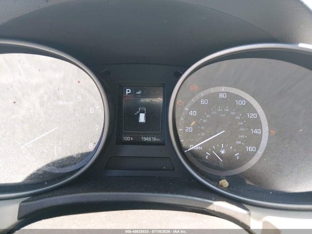 2017 HYUNDAI SANTA FE SE 7