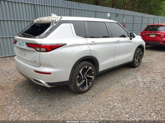 2022 MITSUBISHI OUTLANDER 4