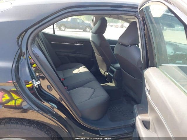 2021 TOYOTA CAMRY LE AWD 8