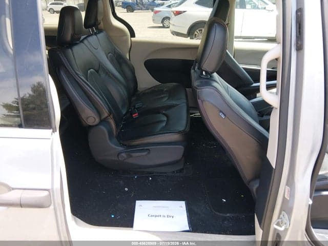 2019 CHRYSLER PACIFICA L 8