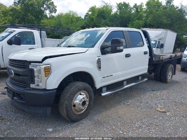 2019 FORD F-350 CHASSIS XL 2