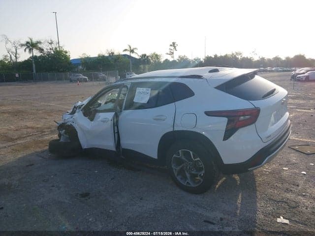 2025 CHEVROLET TRAX FWD LT 3