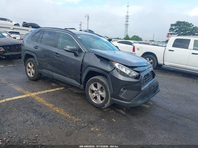 2021 TOYOTA RAV4 XLE 1