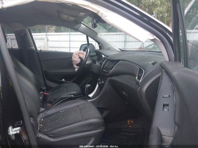 2020 CHEVROLET TRAX AWD LT 5