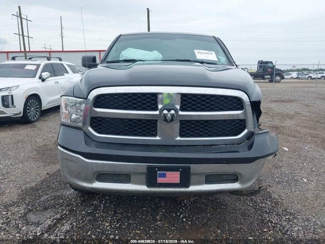 2017 RAM 1500 SLT 4X4 6'4 BOX 12