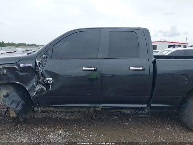 2017 RAM 1500 SLT 4X4 6'4 BOX 14