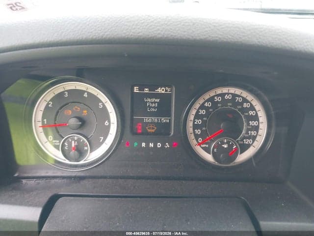 2017 RAM 1500 SLT 4X4 6'4 BOX 7