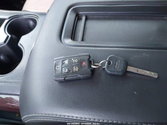 2018 GMC YUKON XL SLE 11