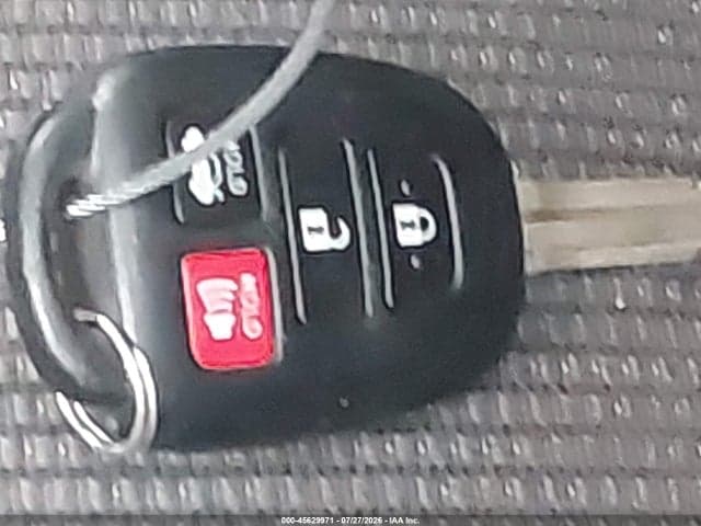 2017 TOYOTA COROLLA SE 11