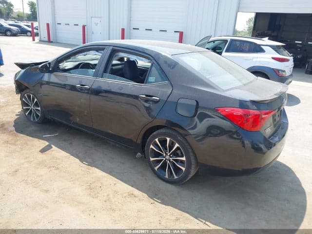2017 TOYOTA COROLLA SE 3