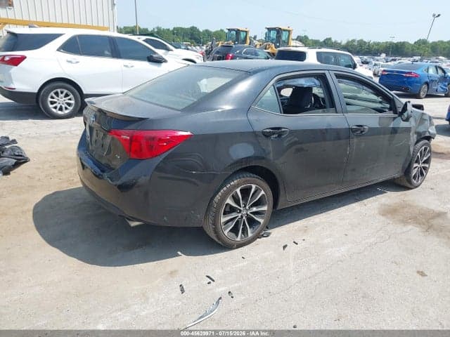 2017 TOYOTA COROLLA SE 4