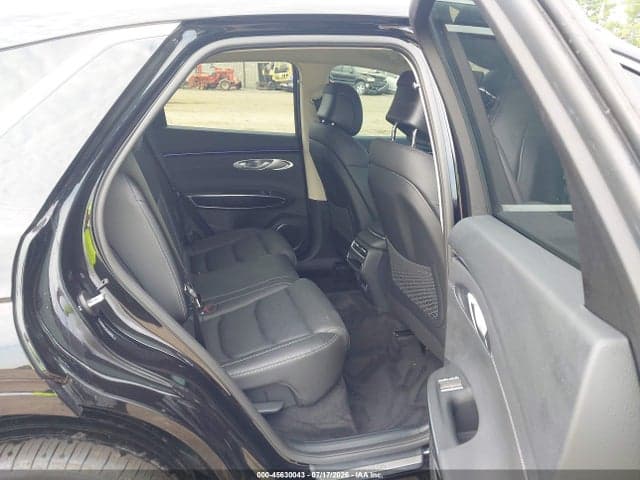 2026 GENESIS GV70 2.5T 8