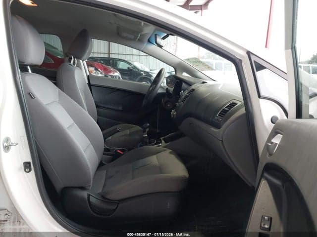 2017 KIA FORTE LX 5