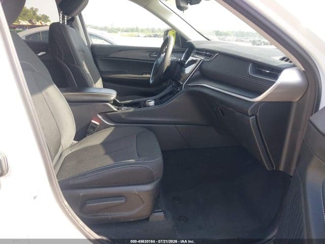 2023 JEEP GRAND CHEROKEE LAREDO 4X2 5