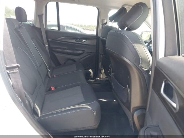 2023 JEEP GRAND CHEROKEE LAREDO 4X2 8