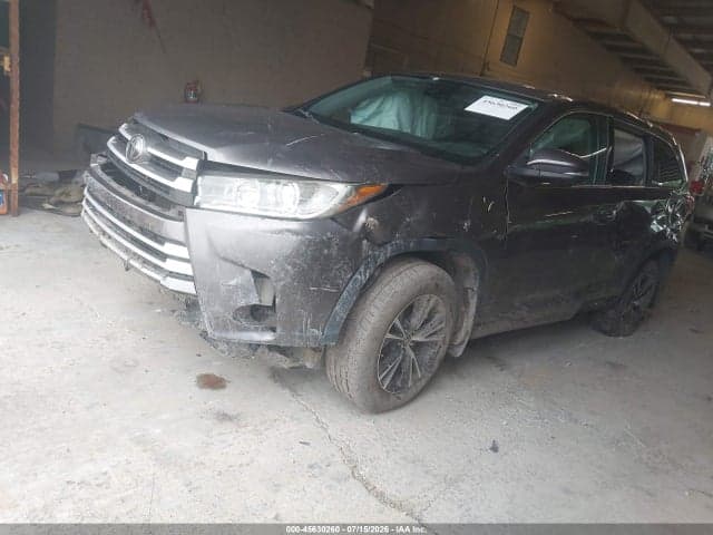 2018 TOYOTA HIGHLANDER LE 2