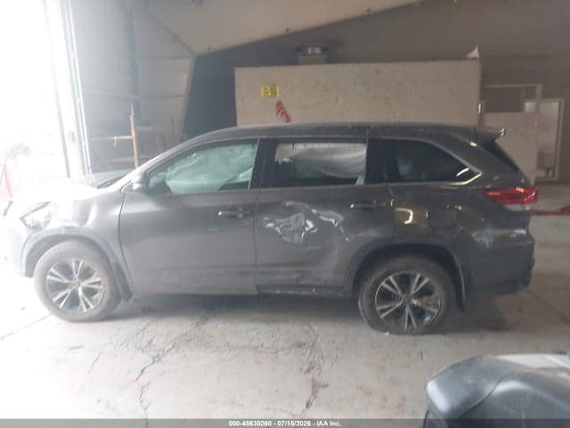 2018 TOYOTA HIGHLANDER LE 14