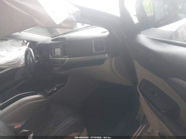 2018 TOYOTA HIGHLANDER LE 5