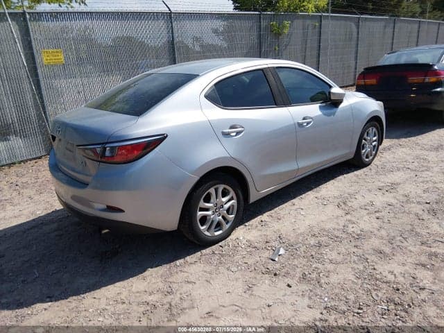 2017 TOYOTA YARIS IA 4