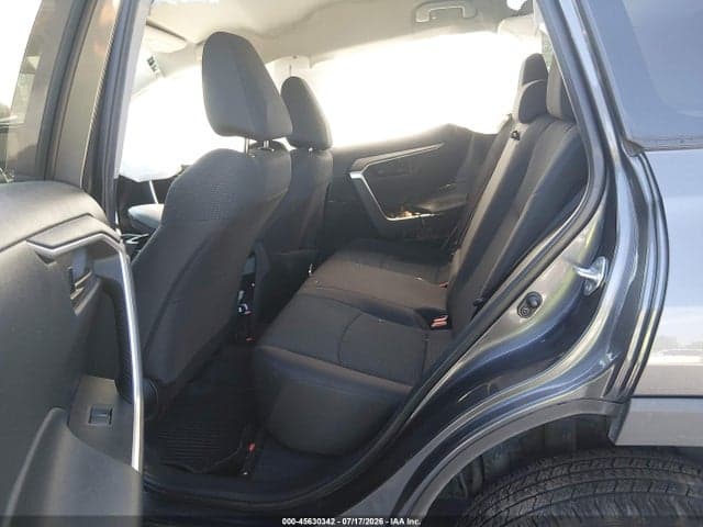 2021 TOYOTA RAV4 LE 8
