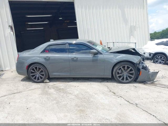 2019 CHRYSLER 300 300S 12