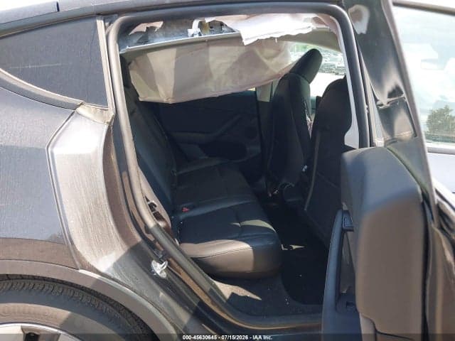 2024 TESLA MODEL Y 8