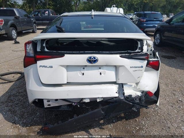2019 TOYOTA PRIUS LIMITED 17