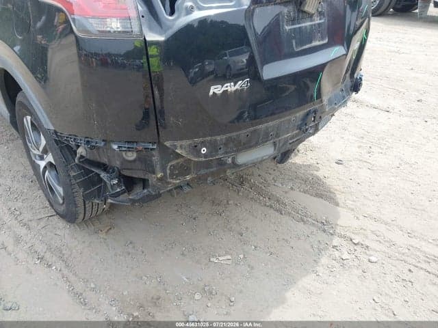 2017 TOYOTA RAV4 LE 6