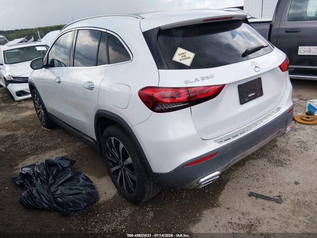 2021 MERCEDES-BENZ GLA 250 3