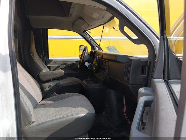 2019 GMC SAVANA CUTAWAY WORK VAN 3