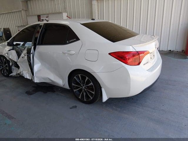 2018 TOYOTA COROLLA SE 3