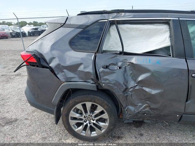 2021 TOYOTA RAV4 XLE PREMIUM 6