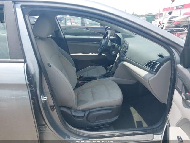 2017 HYUNDAI ELANTRA SE 5