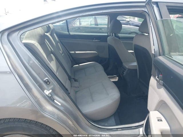 2017 HYUNDAI ELANTRA SE 8