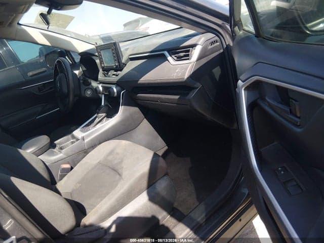 2021 TOYOTA RAV4 LE 5