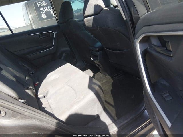 2021 TOYOTA RAV4 LE 8