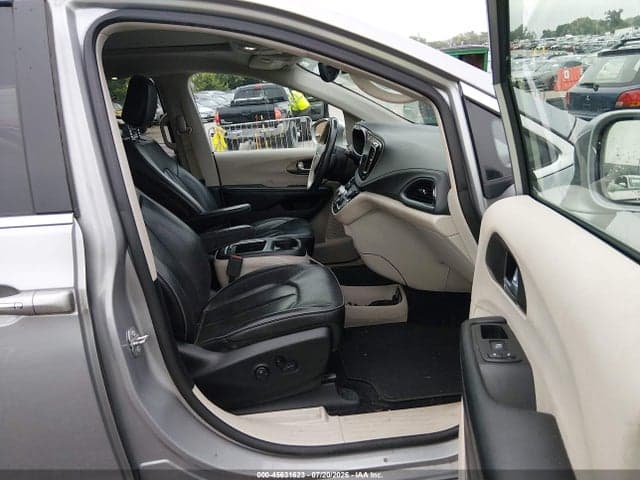 2018 CHRYSLER PACIFICA LIMITED 5